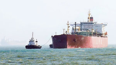 India Gets Relief as LPG Convoy Led by ‘Green Salvi’ Safely Crosses Strait of Hormuz Amid West Asia Tensions