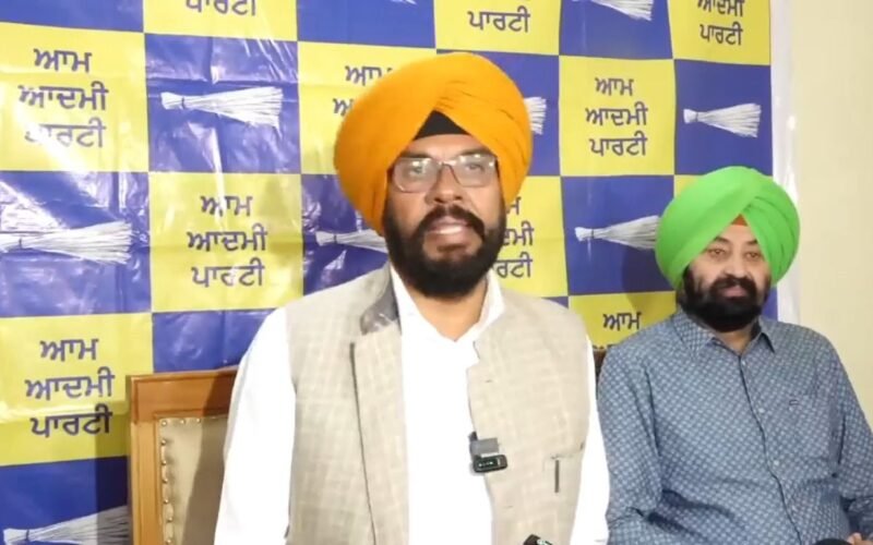 AAP Hits Back at Bajwa Over ‘Termite’ Remark on Sangrur, Demands Apology