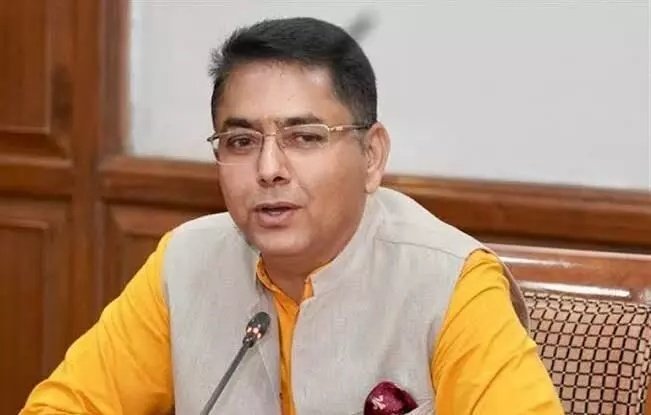 पोलिंग बूथ पर रवनीत बिट्टू ने की गुंडागर्दी: अमन अरोड़ा पुलिस अधिकारियों को बोले अपशब्द