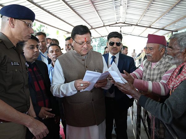 CM पुष्कर सिंह धामी ने खटीमा में जनता से संवाद, अधिकारियों को शीघ्र समाधान के निर्देश