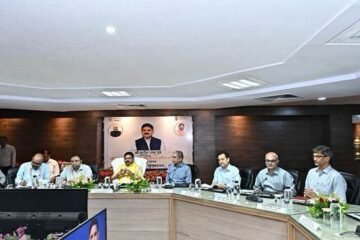 केंद्रीय कोयला एवं खान राज्य मंत्री ने सीएमपीडीआईएल की समीक्षा की