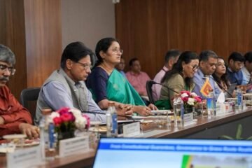 महिला एवं बाल विकास मंत्री श्रीमती अन्नपूर्णा देवी ने श्रीलंका सरकार की समकक्ष मंत्री श्रीमती सरोजा सावित्री पॉलराज और श्रीलंका की महिला संसदीय समिति से मुलाकात की