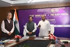 इलेक्ट्रॉनिक्स और सूचना प्रौद्योगिकी मंत्रालय के इंडिया सेमीकंडक्टर मिशन (आईएसएम) की ओर से इस क्षेत्र के उद्यमियों और निवेशकों को सहायता प्रदान करने के लिए “निवेशक सहायता” पोर्टल शुरु किया गया