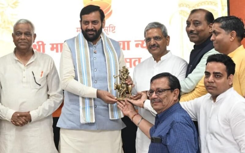 युवाओं से की अपील गांवों को आत्मनिर्भर, युवाओं को सक्षम और, किसानों को समृद्ध बनाएं