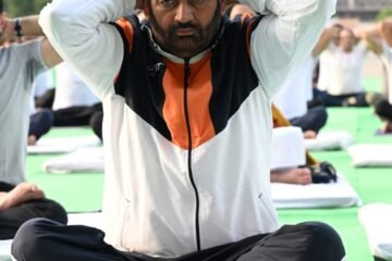 अंतरराष्ट्रीय योग दिवस से पहले मुख्यमंत्री ने विस अध्यक्ष संग किया योगाभ्यास