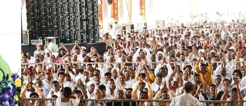फ्लोरीकल्चर क्षेत्र में उत्कृष्ट योगदान के लिए मुख्यमंत्री ने प्रगतिशील किसानों को किया सम्मानित