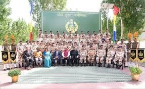 उपराष्ट्रपति ने लेह के हॉल ऑफ फेम युद्ध स्मारक पर वीर सैनिकों को श्रद्धांजलि अर्पित की