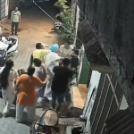 गुरदासपुर में मामूली बात पर खूनी संघर्ष, VIDEO:5 दिन पहले पानी निकासी को लेकर विवाद, घर में घुसकर बाप-बेटे पर सरियों से हमला