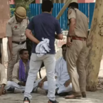लेडी टीचर मनीषा के पिता ने आमरण अनशन खत्म किया:भिवानी SP के CBI अधिकारियों से मिलवाने के आश्वासन पर माने; एक हफ्ते का टाइम मिला