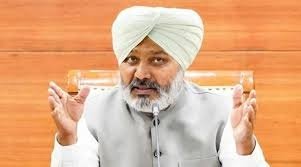 भाजपा तेल की कीमतें बढ़ाकर जनता को लूटने के लिए विश्वव्यापी तनाव का बहाना बना रही है