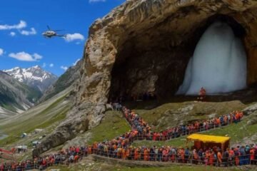 कड़ी सुरक्षा के बीच अमरनाथ यात्रा शुरू; दो आधार शिविरों से तीर्थयात्रियों ने शुरू की पैदल यात्रा