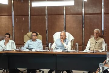 परियोजनाओं में देरी पर लिया कड़ा संज्ञान, अधिकारियों को दिए सख्त निर्देश