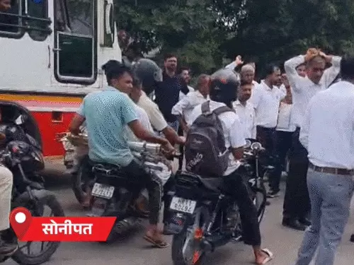 रोहतक में NEET पेपर लीक के विरोध में कांग्रेस का प्रदर्शन, धर्मेंद्र प्रधान के इस्तीफे की मांग; जंतर-मंतर मार्च का समर्थन