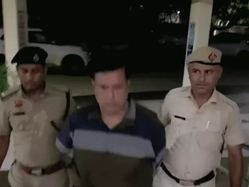 गुरुग्राम में फर्जी हिमाचल SP गिरफ्तार, SHO पर बना रहा था दबाव; मॉल के शोरूम में पहुंचकर झाड़ रहा था रौब