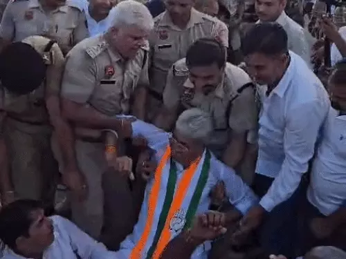 हरियाणा कांग्रेस का DC कार्यालयों पर प्रदर्शन, राज्यपाल के नाम सौंपा ज्ञापन; राव नरेंद्र सिंह ने सरकार को घेरा