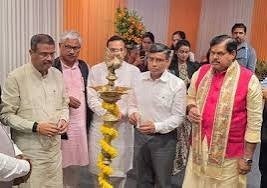 हरियाणा के शिक्षा मंत्री महीपाल ढांडा ने नई दिल्ली में केंद्रीय मंत्री नितिन गडकरी से की शिष्टाचार भेंट