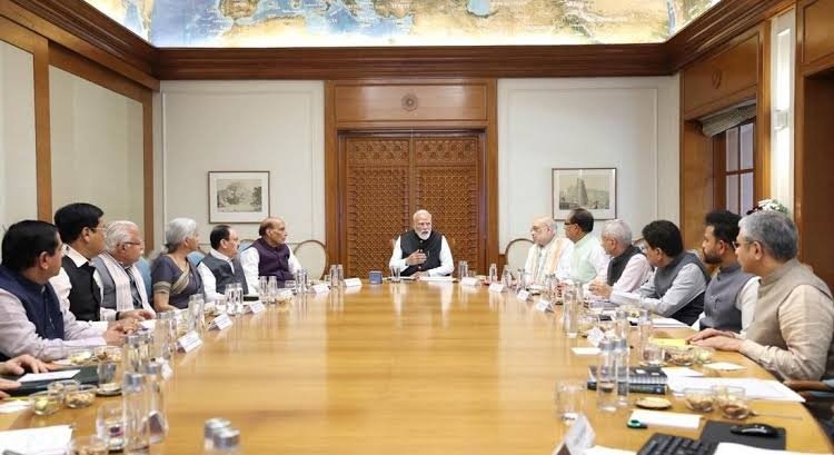 भारत के इलेक्ट्रॉनिक्स सेक्टर को बड़ी सौगात, कैबिनेट ने दी ₹1.9 लाख करोड़ की मंजूरी