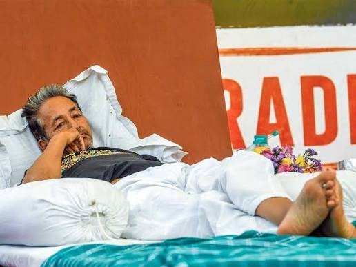 सोनम वांगचुक के अहम पैरामीटर स्थिर, IV फ्लूइड लेने से इनकार जारी: सफदरजंग अस्पताल