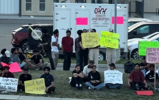 अल्बर्टा में अंतर्राष्ट्रीय छात्रों के विरोध प्रदर्शनों ने पीजी डब्ल्यूपी पात्रता और कनाडा की शिक्षा प्रणाली पर उठाए सवाल