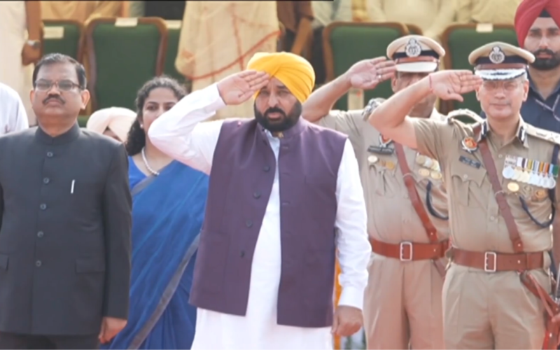 पंजाब ने स्वतंत्रता सेनानियों और विभाजन के पीड़ितों को किया याद; मुख्यमंत्री भगवंत मान ने फिरोजपुर में स्वतंत्रता दिवस समारोह का किया नेतृत्व
