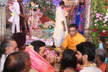 वृंदावन में पूजा-अर्चना कर प्रदेश की सुख-समृद्धि और खुशहाली की कामना