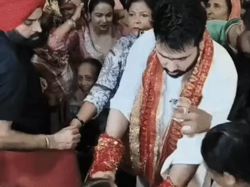 अमृतसर में BJP का शक्ति प्रदर्शन, अक्षय शर्मा को बहनों ने बांधी राखी; गुरलेज अख्तर ने दी प्रस्तुति
