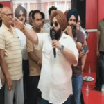 लुधियाना के ग्रीन लैंड स्कूल के बाहर अभिभावकों का प्रदर्शन, मैनेजमेंट पर लगाए गंभीर आरोप