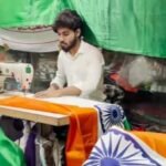 तीन पीढ़ियों से तिरंगे की शान: दिल्ली का परिवार आज भी संजोए है झंडा बनाने की विरासत