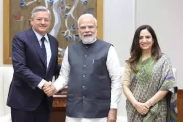 Netflix के सीईओ टेड सारांडोस ने PM मोदी से की बैठक; भारत के क्रिएटिव टैलेंट को बढ़ाने के लिए नई पहल का किया अनावरण
