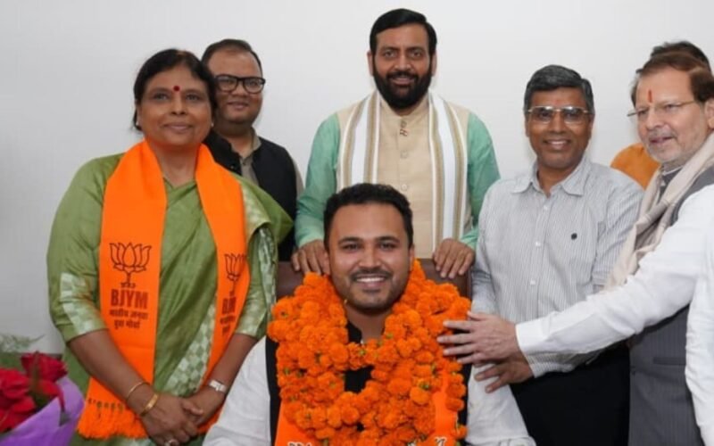 युवा सिर्फ भविष्य की उम्मीद नहीं, बल्कि आज के भारत के निर्माता भी