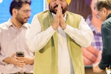 सीएम भगवंत सिंह मान का पिछली सरकारों पर निशाना, बोले- जटिल शर्तों के कारण लोगों को नहीं मिल पाता था योजनाओं का लाभ