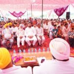 कांग्रेस सरपंच समेत दर्जनों परिवार आम आदमी पार्टी में शामिल, संगठन को मिली मजबूती
