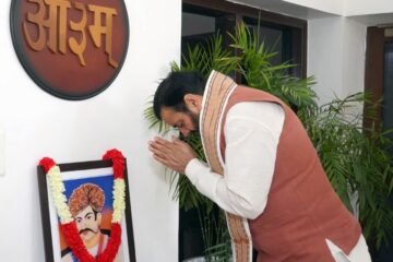 हरियाणा वीर एवं शहीदी दिवस पर CM सैनी ने शहीद राव तुलाराम को दी श्रद्धांजलि