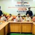 CM ने हरियाणा के इन्फ्लूएंसर्स दल को किया रवाना, वाहन को फ्लैग ऑफ कर उत्तराखंड के लिए दी हरी झंडी