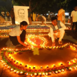 PM मोदी के जन्मदिन पर चंडीगढ़ में 50 हजार दीयों से जगमगाया सेक्टर-17