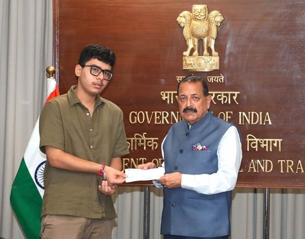 कर्मचारियों के हित में सेवा नियमों में संवेदनशीलता जरूरी, डॉ. जितेंद्र सिंह ने निरंतर सुधार पर दिया जोर