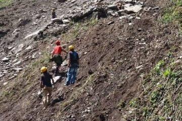 केदारनाथ रूट पर भूस्खलन के बाद बड़ा रेस्क्यू ऑपरेशन, चिरबासा में फंसे 1,500 तीर्थयात्री सुरक्षित निकाले गए