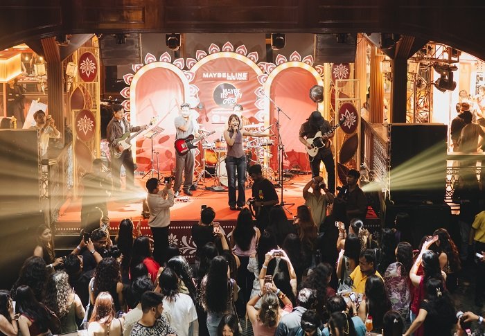 Maybelline New York Turns up the Volume on "Maybe It's My Stage" with its Festive Edition