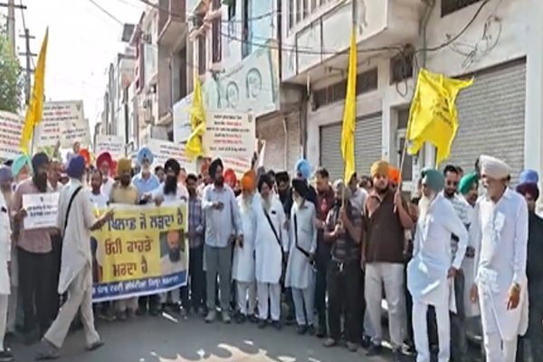 मानसा बंद के बीच प्रदर्शन जारी, नशा-विरोधी कार्यकर्ता की हत्या पर परिवार ने मांगा इंसाफ