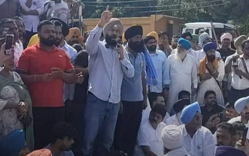 परविंदर झोटा की हत्या के विरोध में मानसा बंद, प्रदर्शनकारियों ने सड़क पर लगाया जाम
