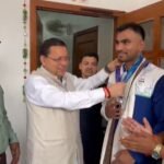 एशियन गेम्स कांस्य पदक विजेता बॉक्सर कपिल पोखरिया ने CM धामी से की मुलाकात