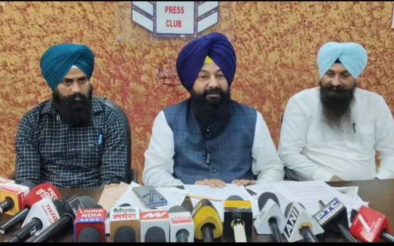 पगड़ी पर बयान देने से पहले अपने कार्यकाल की माइनिंग का हिसाब दें चरणजीत चन्नी: जसवीर सिंह गढ़ी