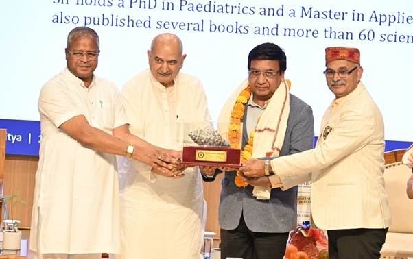 AIIA के 10वें स्थापना दिवस पर दो MoU, अकादमिक प्रकाशनों और डिजिटल पहलों की सौगात