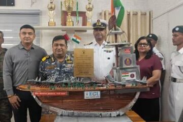 ईस्टर्न कोलफील्ड्स ने खनन के कबाड़ से बनाया युद्धपोत का मॉडल, भारतीय नौसेना के प्रति जताया आभार