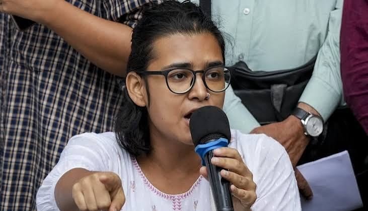 दिल्ली में पेशी से पहले नेहा बोरा का शांति बंधपत्र पर हस्ताक्षर करने से इनकार
